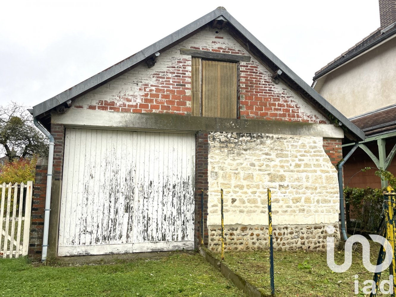 Studio in Auxon, France No. 41269