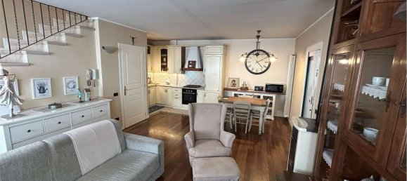 4 Schlafzimmer Villa in Cologno al Serio, Italy, Nr. 380807 3