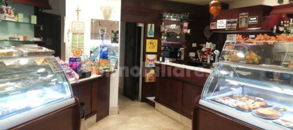 4غرفة عقار تجاري في Palermo, Italy رقم 46461 3