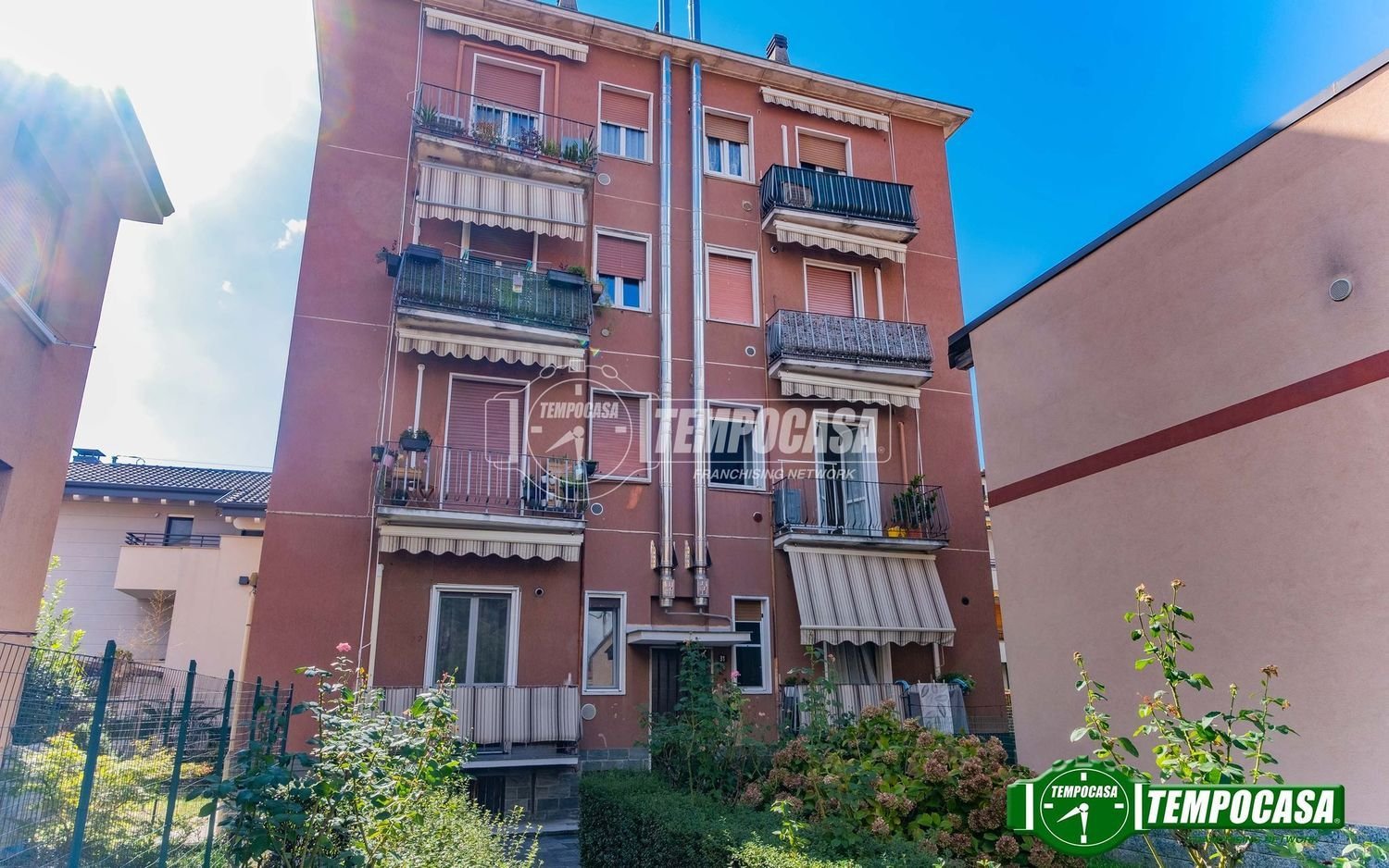 Apartamento de 2 dormitorios en Cinisello Balsamo, Italy No. 330342