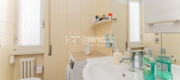Apartamento de 2 dormitorios en Cinisello Balsamo, Italy No. 330342 22