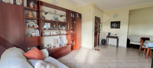 4 rooms Apartment in Bari, Italy No. 23794 10
