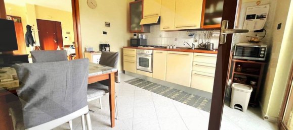 4 rooms Apartment in Bari, Italy No. 23794 3