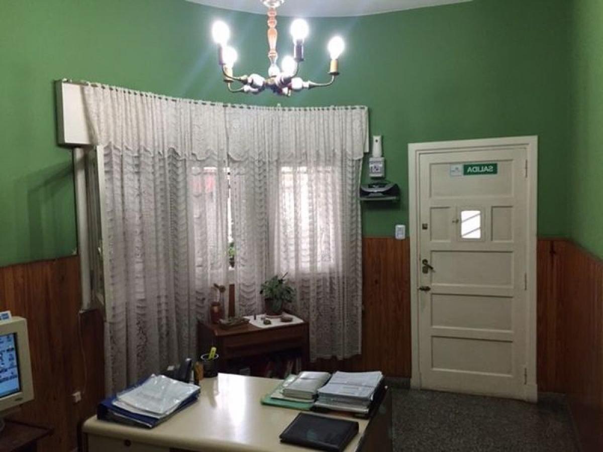 6 غرف نوم منزل في Lanus, Argentina رقم 18770