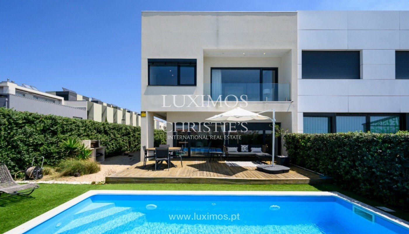 3 bedrooms Villa in Matosinhos, Portugal No. 239148
