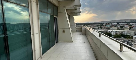 Apartamento de 3 dormitorios en Yasamal, Azerbaijan No. 2002 6