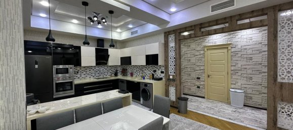 Apartamento de 3 dormitorios en Yasamal, Azerbaijan No. 2002 4