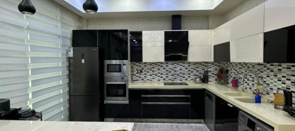 Apartamento de 3 dormitorios en Yasamal, Azerbaijan No. 2002 8
