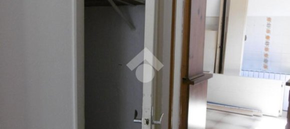 2 Schlafzimmer Haus in Genoa, Italy, Nr. 39463 5