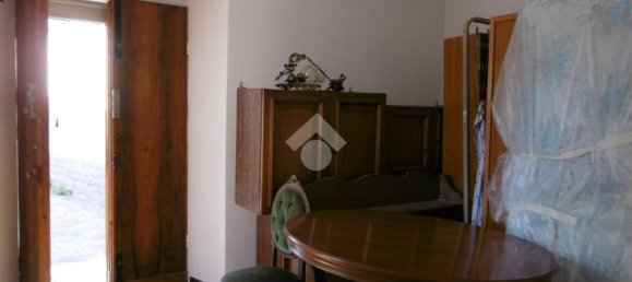 2 Schlafzimmer Haus in Genoa, Italy, Nr. 39463 4