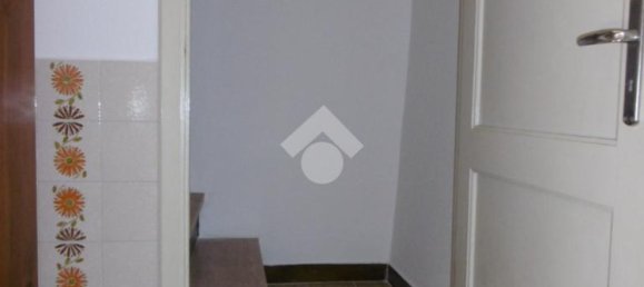 2 Schlafzimmer Haus in Genoa, Italy, Nr. 39463 6