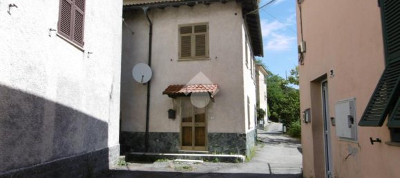 2 Schlafzimmer Haus in Genoa, Italy, Nr. 39463 2