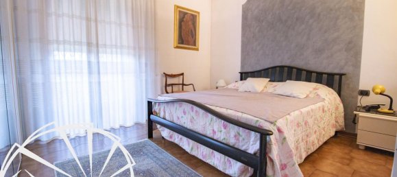5-Zimmer Wohnung in Prato, Italy, Nr. 104790 10