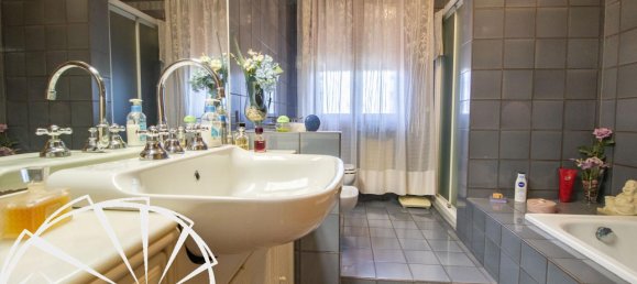 5-Zimmer Wohnung in Prato, Italy, Nr. 104790 20