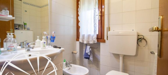 5-Zimmer Wohnung in Prato, Italy, Nr. 104790 33