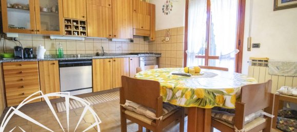 5-Zimmer Wohnung in Prato, Italy, Nr. 104790 34