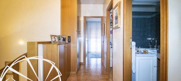 5-Zimmer Wohnung in Prato, Italy, Nr. 104790 23