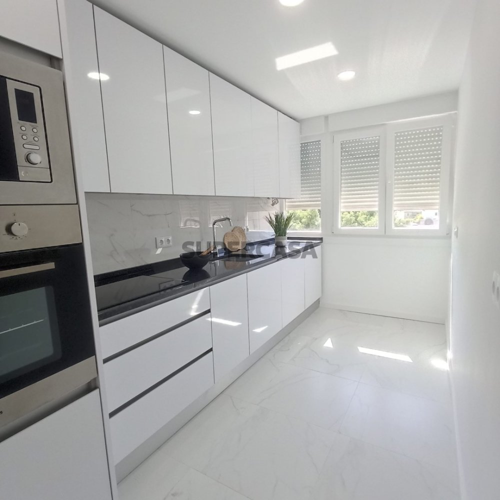 2 bedrooms Apartment in Lisbon, Portugal No. 159284