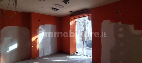 2 rooms Commercial property in Rome, Italy No. 365171 2