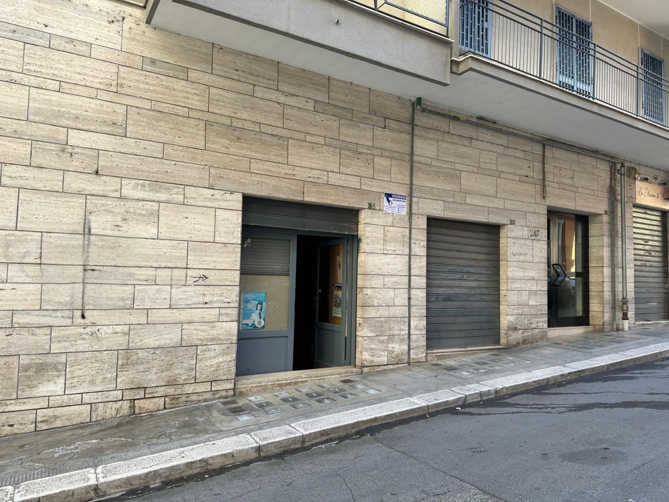 Gewerbliche Immobilie in Bari, Italy 35m², Nr. 144964