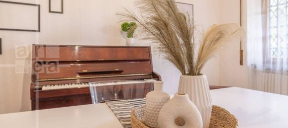 4 bedrooms Apartment in Rome, Italy No. 68374 22