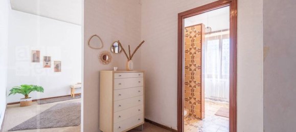 4 bedrooms Apartment in Rome, Italy No. 68374 32