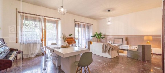 4 bedrooms Apartment in Rome, Italy No. 68374 19