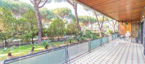 4 bedrooms Apartment in Rome, Italy No. 68374 6