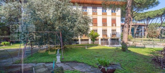 4 bedrooms Apartment in Rome, Italy No. 68374 10