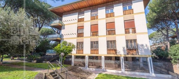 4 bedrooms Apartment in Rome, Italy No. 68374 9