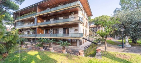 4 bedrooms Apartment in Rome, Italy No. 68374 13