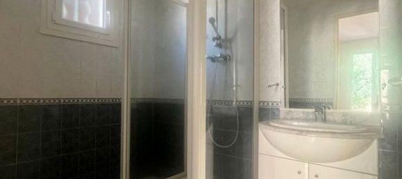 3 bedrooms House in Le Pontet, France No. 328520 13