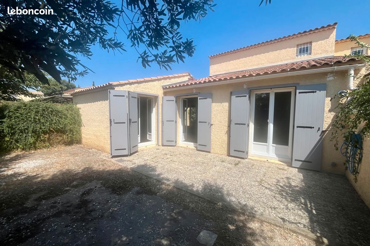 3 bedrooms House in Le Pontet, France No. 328520