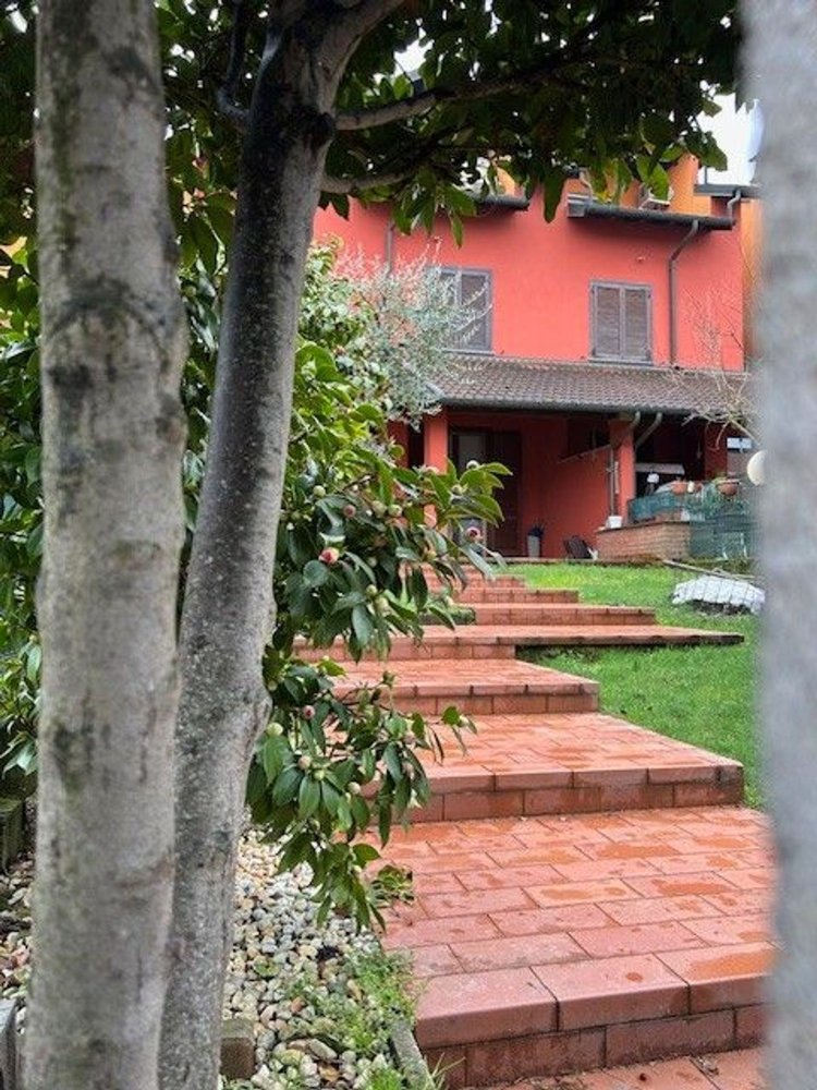 Casa de 5 habitaciónes en Gravellona Lomellina, Italy No. 45895