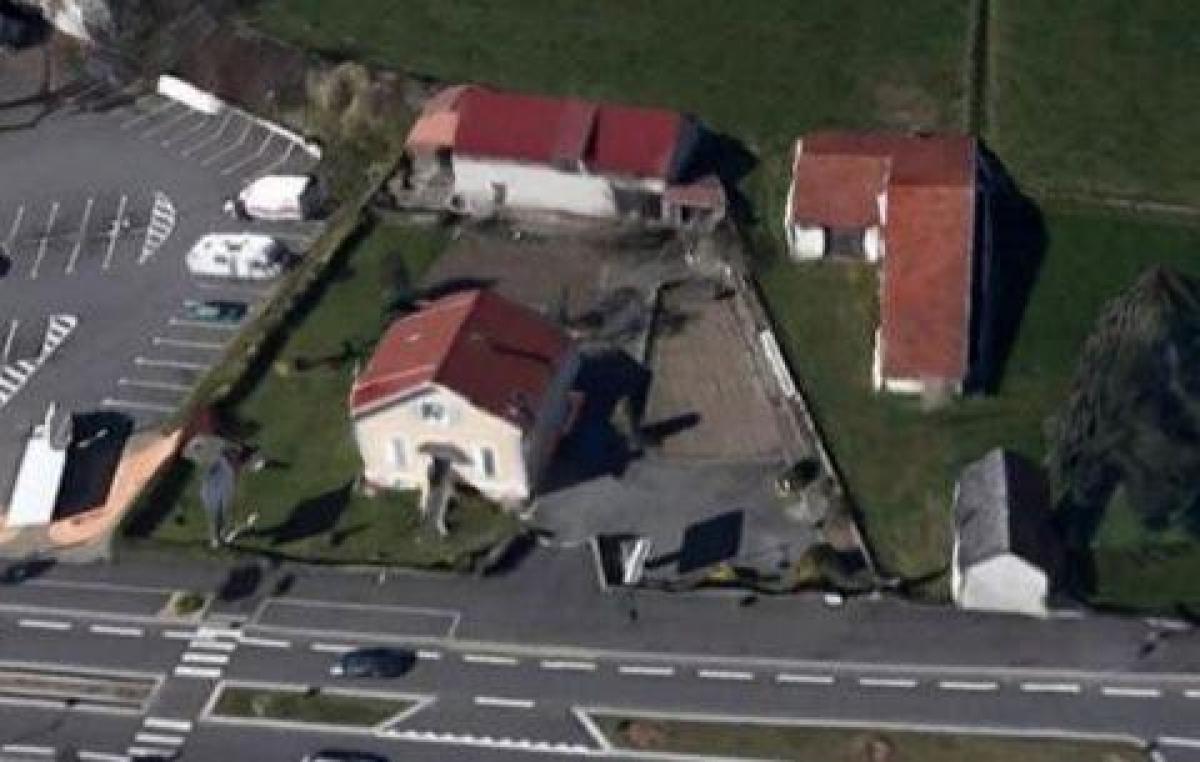 Casa de 8 dormitorios en Lourdes, France No. 23683