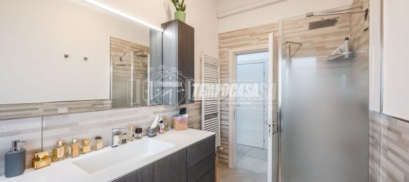 Квартира с 3 комнатами в Кастеназо, Италия № 280362 11