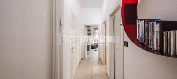 Квартира с 3 комнатами в Кастеназо, Италия № 280362 4