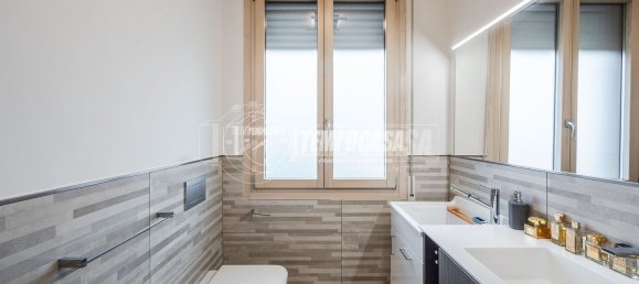 Квартира с 3 комнатами в Кастеназо, Италия № 280362 10