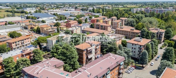 Квартира с 3 комнатами в Кастеназо, Италия № 280362 33