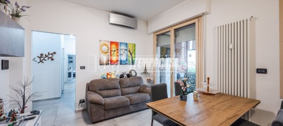 Квартира с 3 комнатами в Кастеназо, Италия № 280362 19