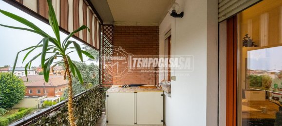 Квартира с 3 комнатами в Кастеназо, Италия № 280362 2