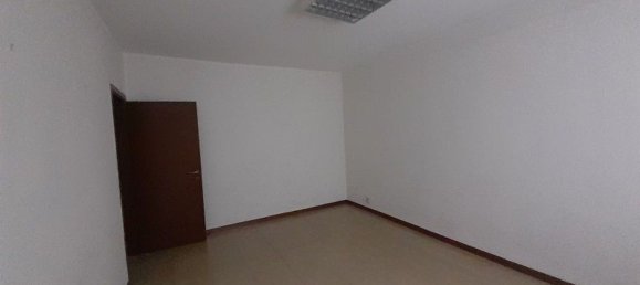 60m² Office in Pavia, Italy No. 80284 3