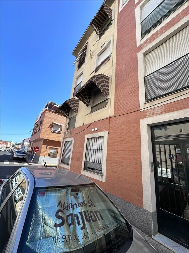 4 bedrooms Apartment in Badajoz, Spain No. 242622