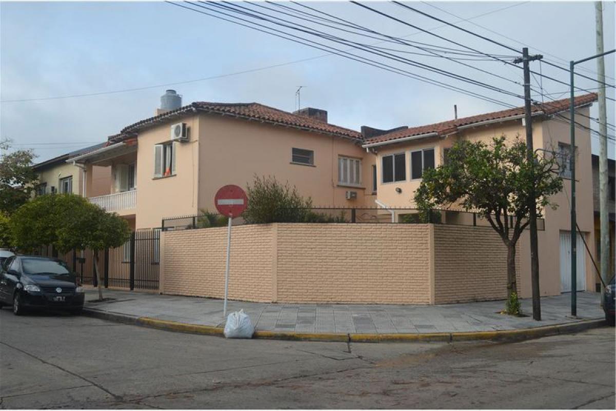 4 bedrooms House in San Isidro, Argentina No. 57992