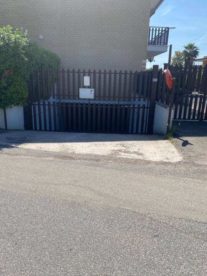 Garaje de 1 habitación en Guidonia Montecelio, Italy No. 19845