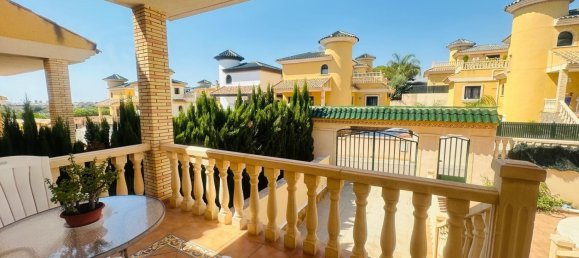 3 Schlafzimmer Haus in Alicante, Spain, Nr. 181991 6