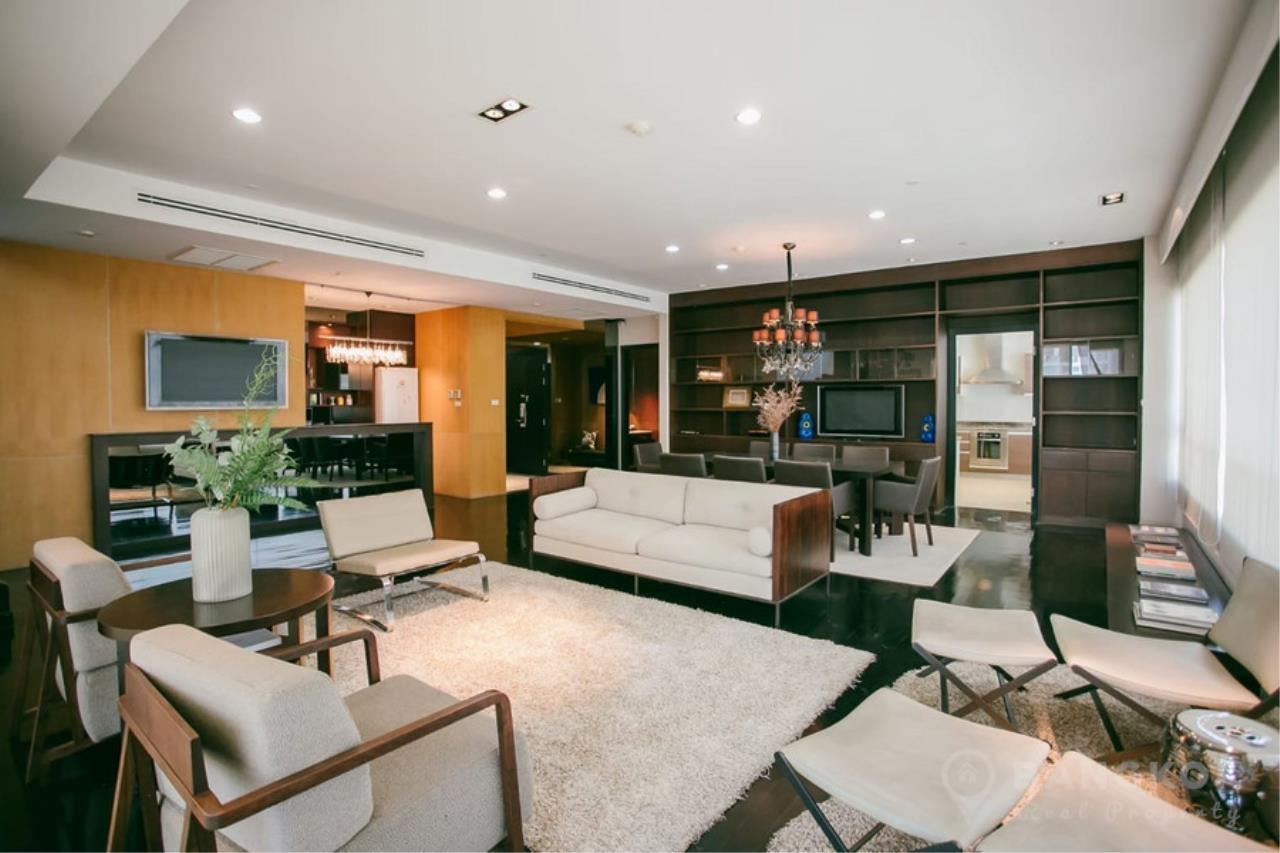 3 bedrooms Condo in Bangkok, Thailand No. 3393