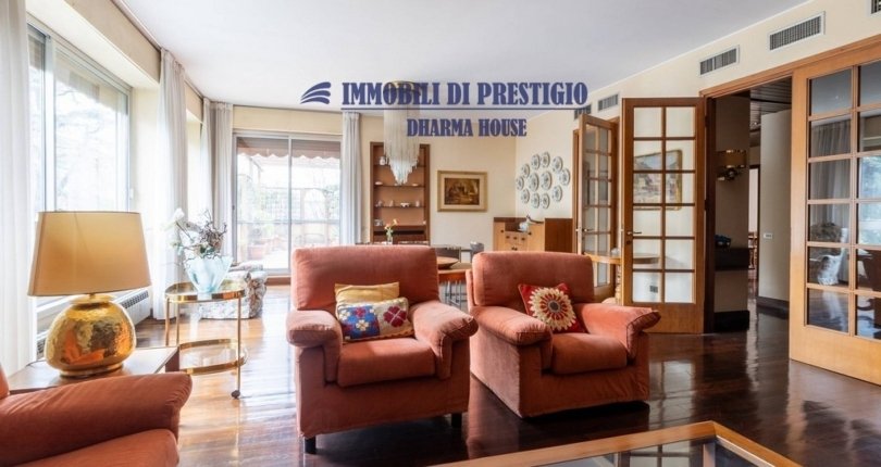 4 bedrooms Apartment in Milan, Italy No. 243684