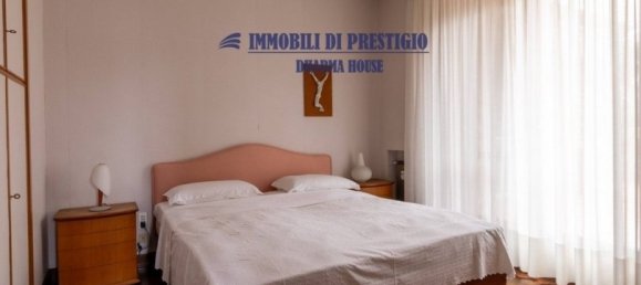 4 bedrooms Apartment in Milan, Italy No. 243684 13