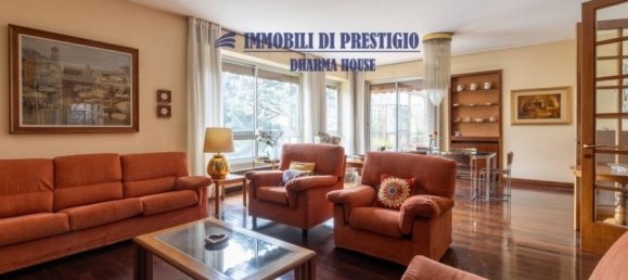 4 bedrooms Apartment in Milan, Italy No. 243684 3